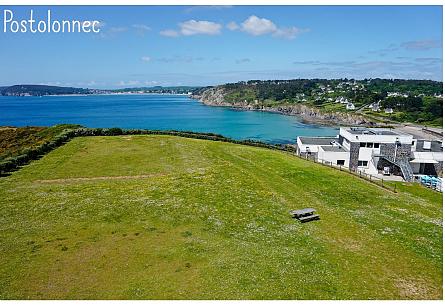 Les eaux turquoises de la baie de Douarnenez à vos pieds !